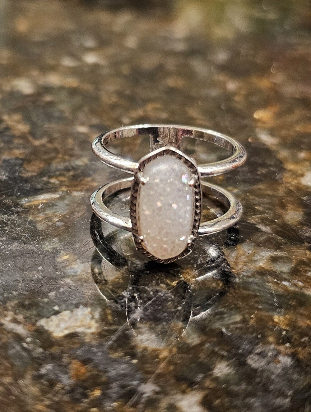 Kendra Scott Ring - Picture 2 of 4